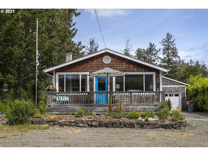 702 F ST, Gearhart, OR 97138