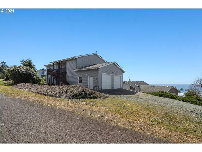 475 HOME CT, Rockaway Beach, OR 97136