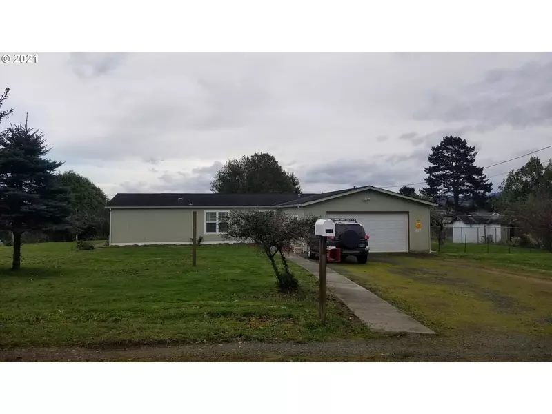 561 N BIRCH ST, Coquille, OR 97423