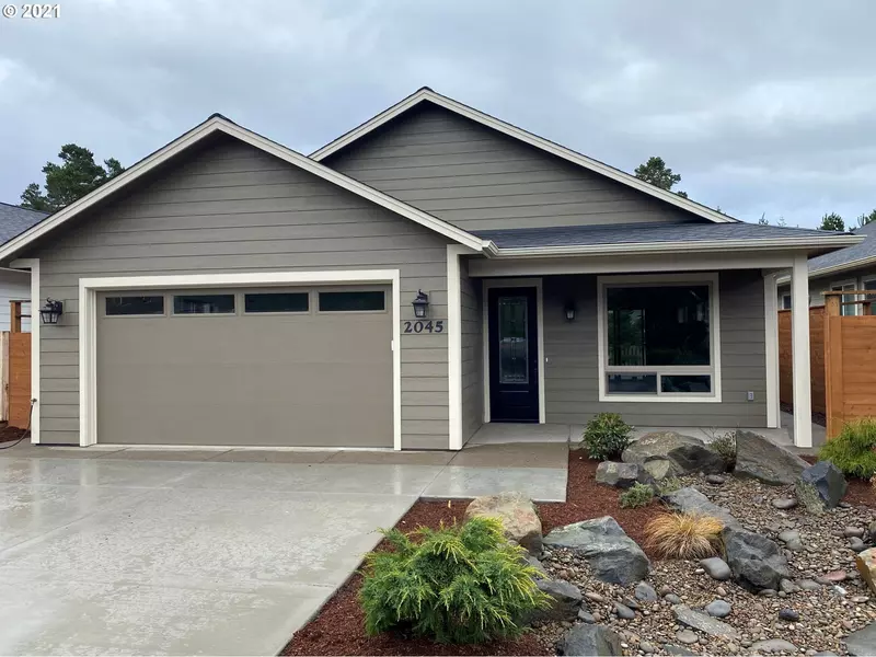 2045 ROYAL ST GEORGES DR, Florence, OR 97439