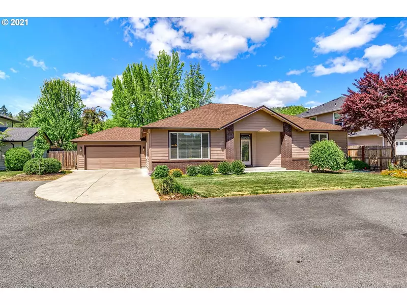 952 NE PROVIDENCE WAY, Grants Pass, OR 97526