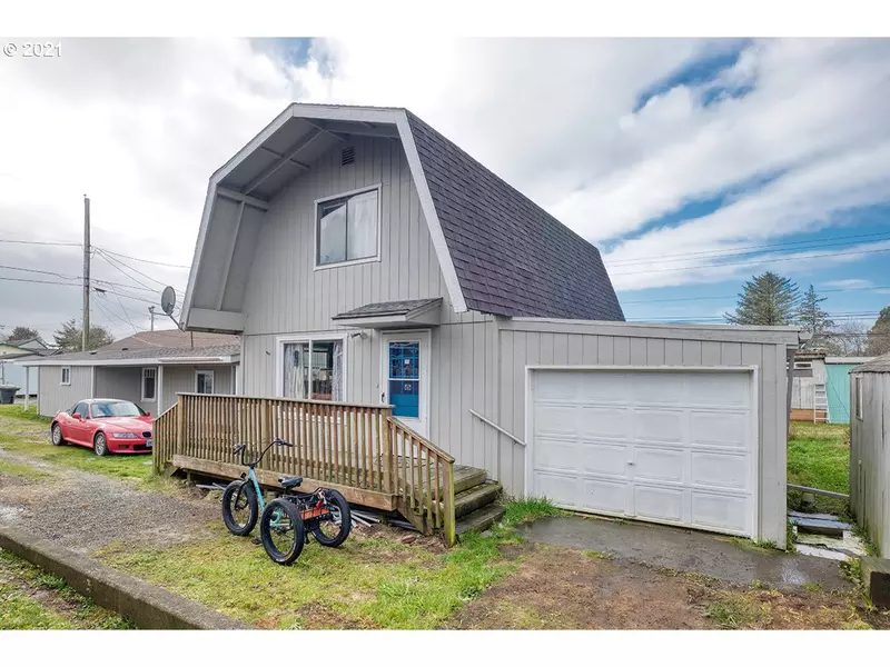 310 8TH ST SE, Long Beach, WA 98631