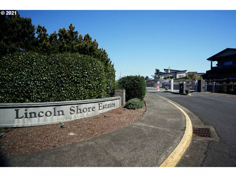 21 NW Lincoln Shore Star RD, Lincoln City, OR 97367