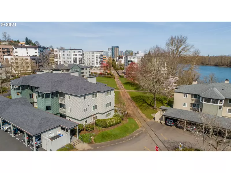 5050 S LANDING DR #304, Portland, OR 97239