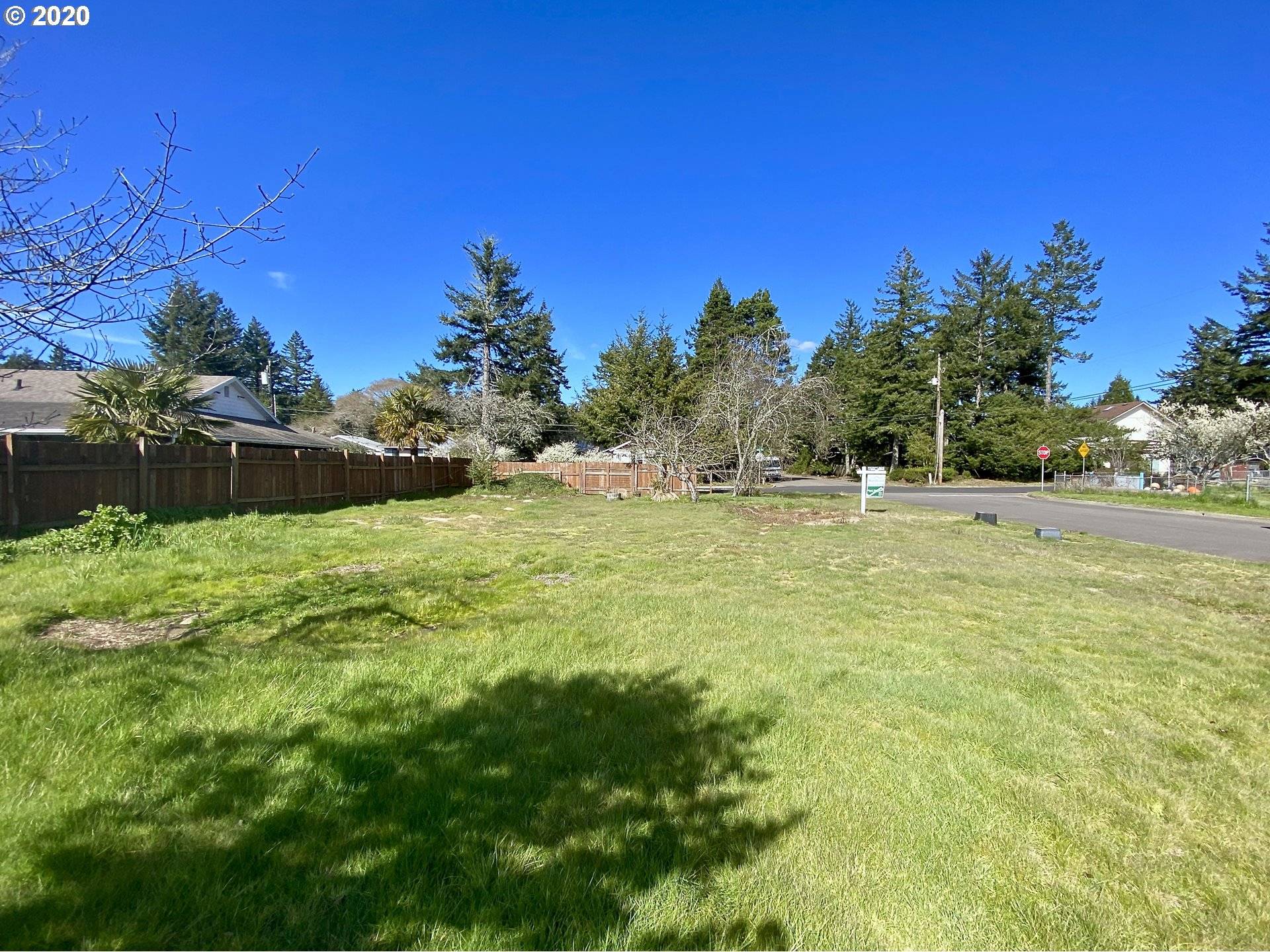 10th ST, Florence, OR 97439