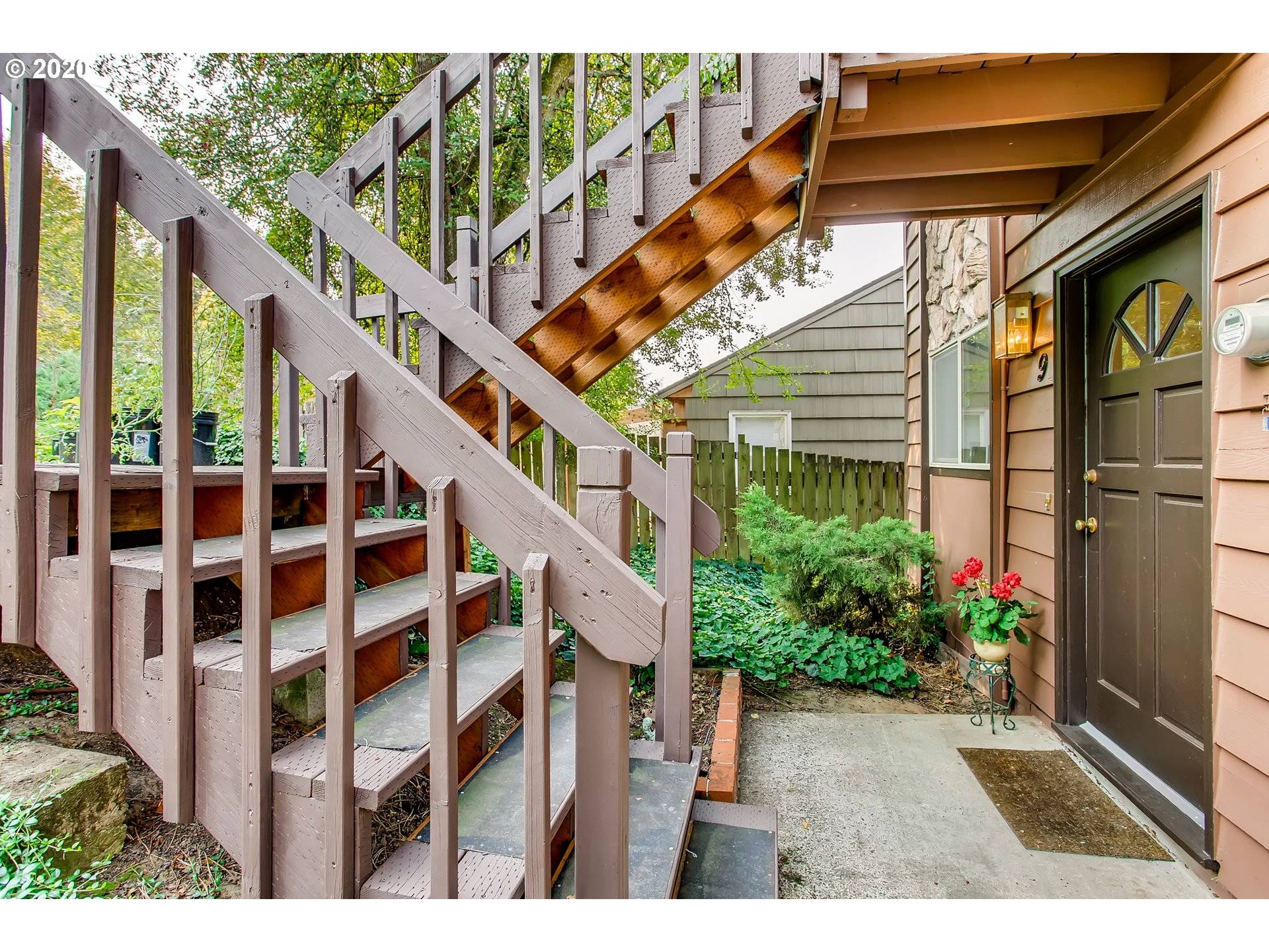 Portland, OR 97221,5005 SW MITCHELL ST #9