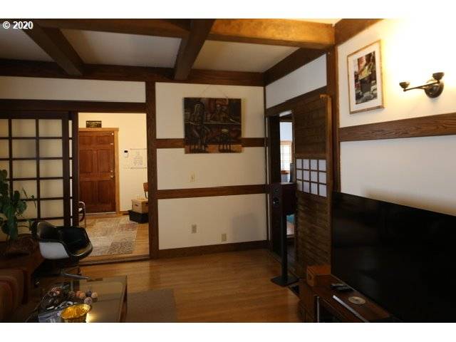 Portland, OR 97202,3232 SE DIVISION ST