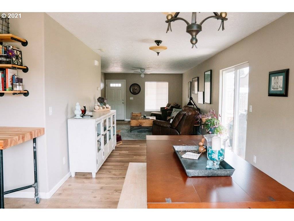 Albany, OR 97322,2015 WAVERLY DR