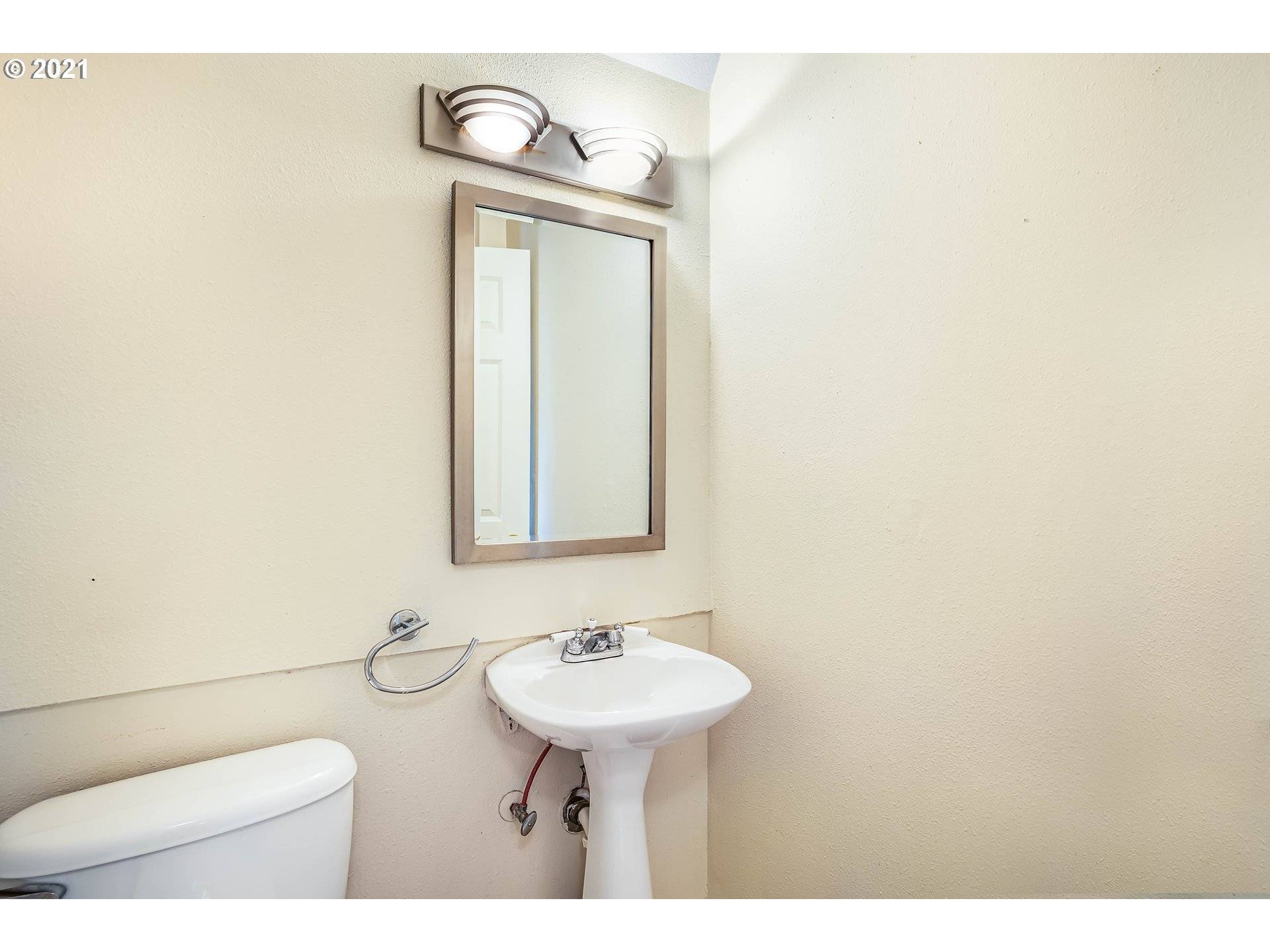 Lake Oswego, OR 97035,4 TOUCHSTONE #111