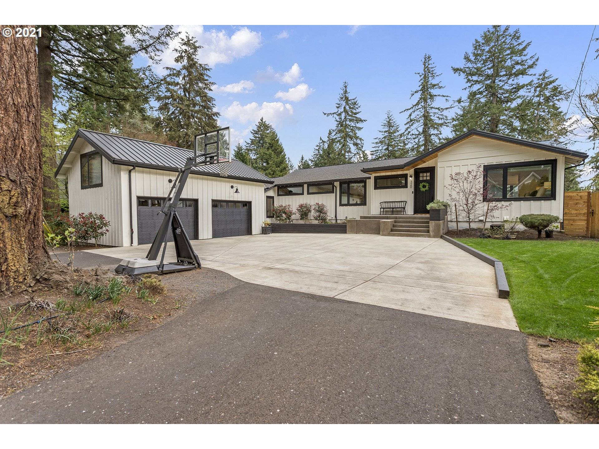 320 BERWICK RD, Lake Oswego, OR 97034