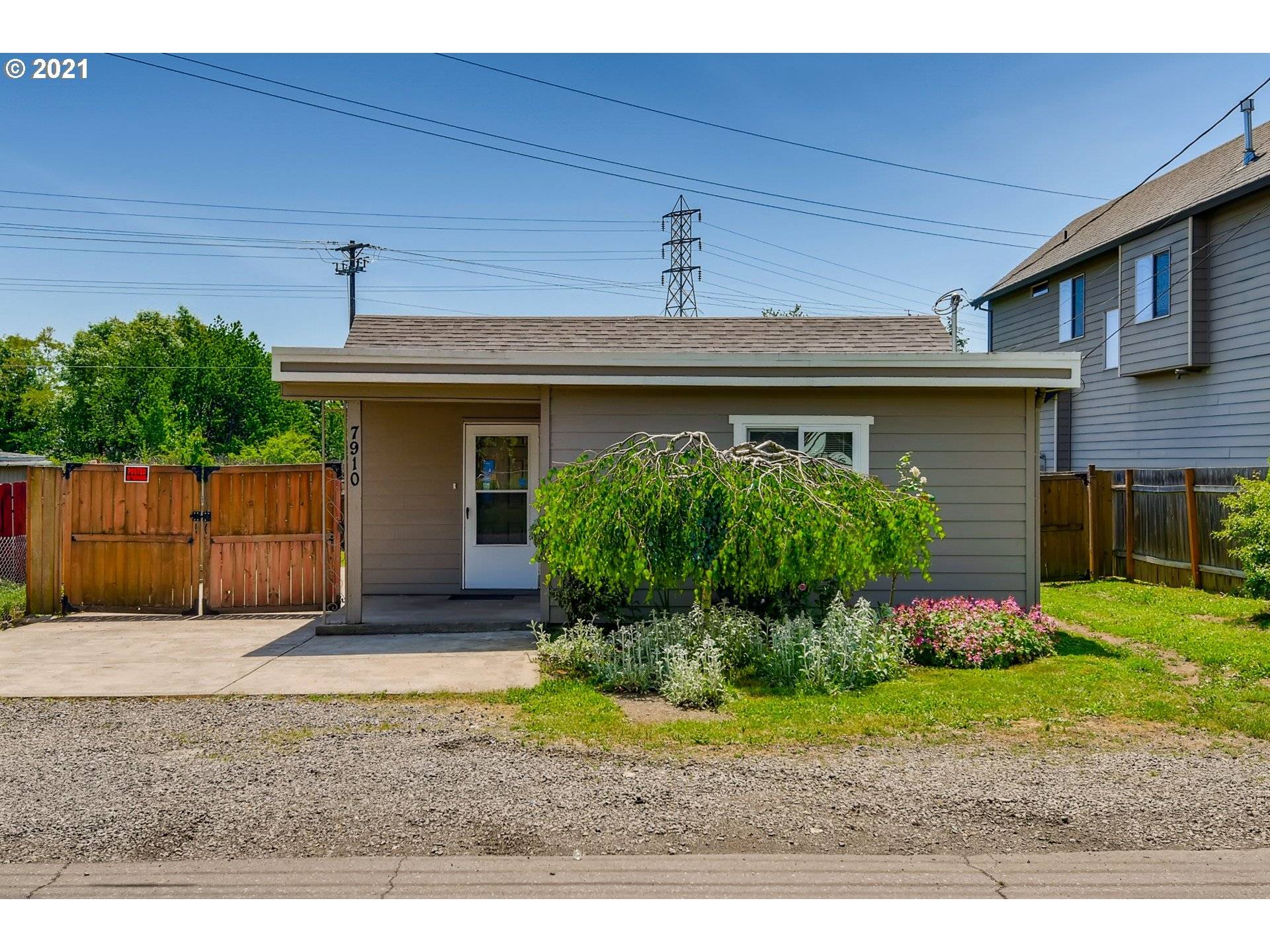 7910 SE HARNEY ST, Portland, OR 97206