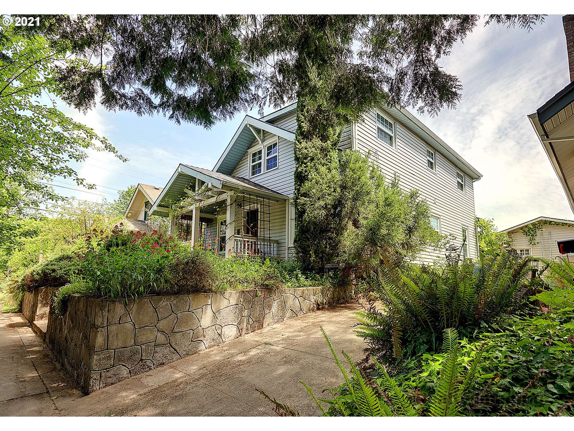 Portland, OR 97206,2712 SE 43RD AVE