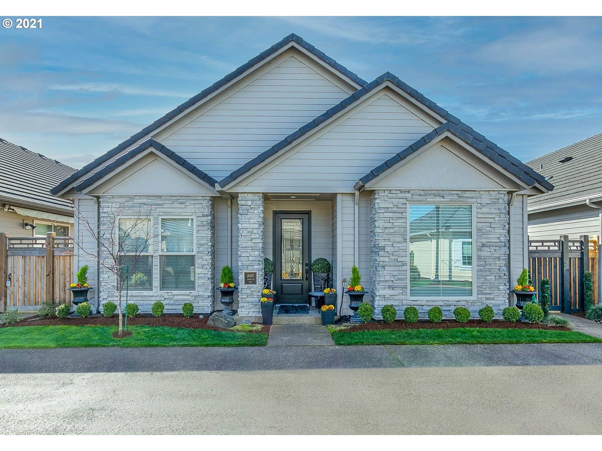 Eugene, OR 97408,2060 LAKELAND WAY