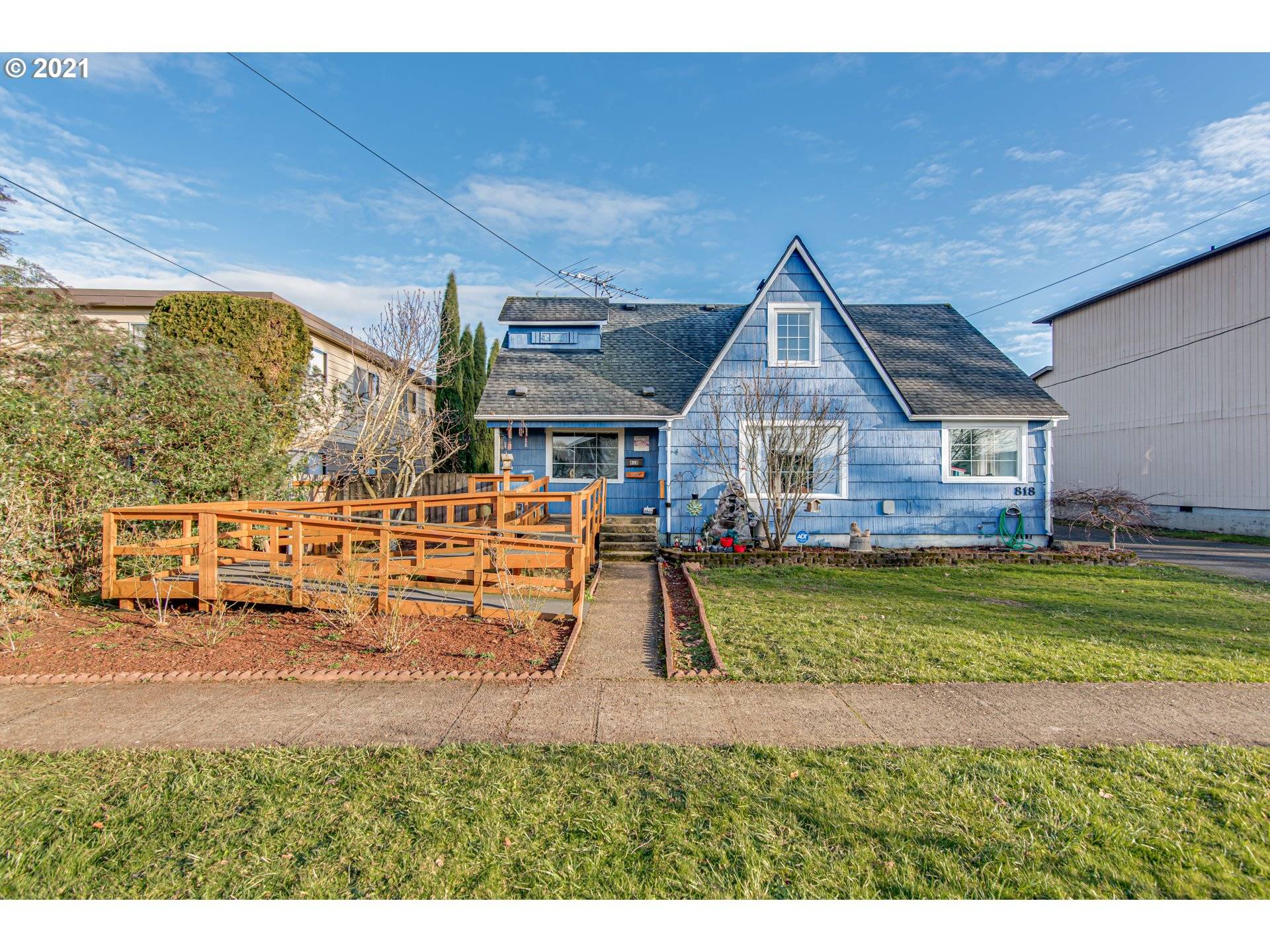 818 8TH AVE, Longview, WA 98632