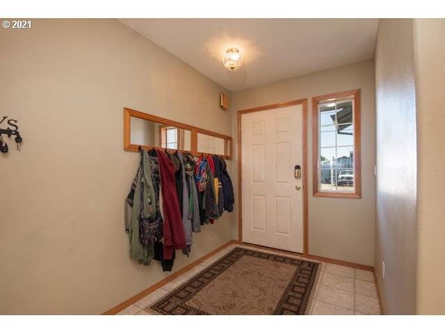 Clackamas, OR 97015,15589 SE RAINIER AVE