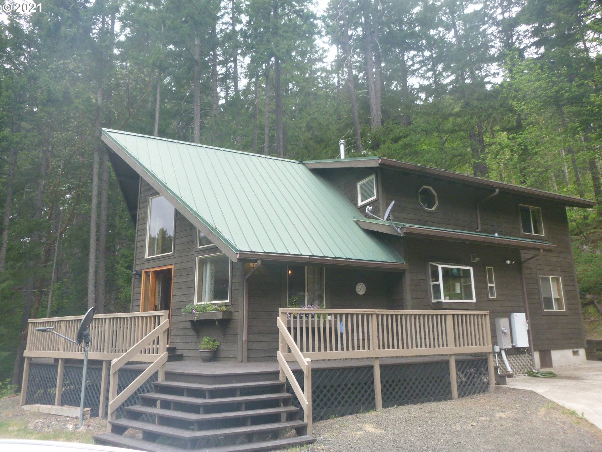 Idleyld Park, OR 97447,102 HAPPY CREEK LN