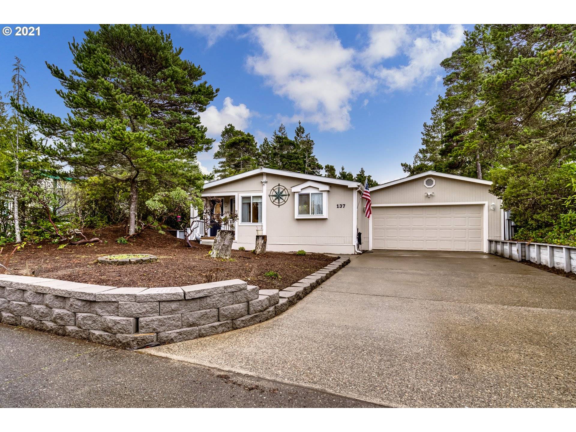 137 43RD WAY, Florence, OR 97439