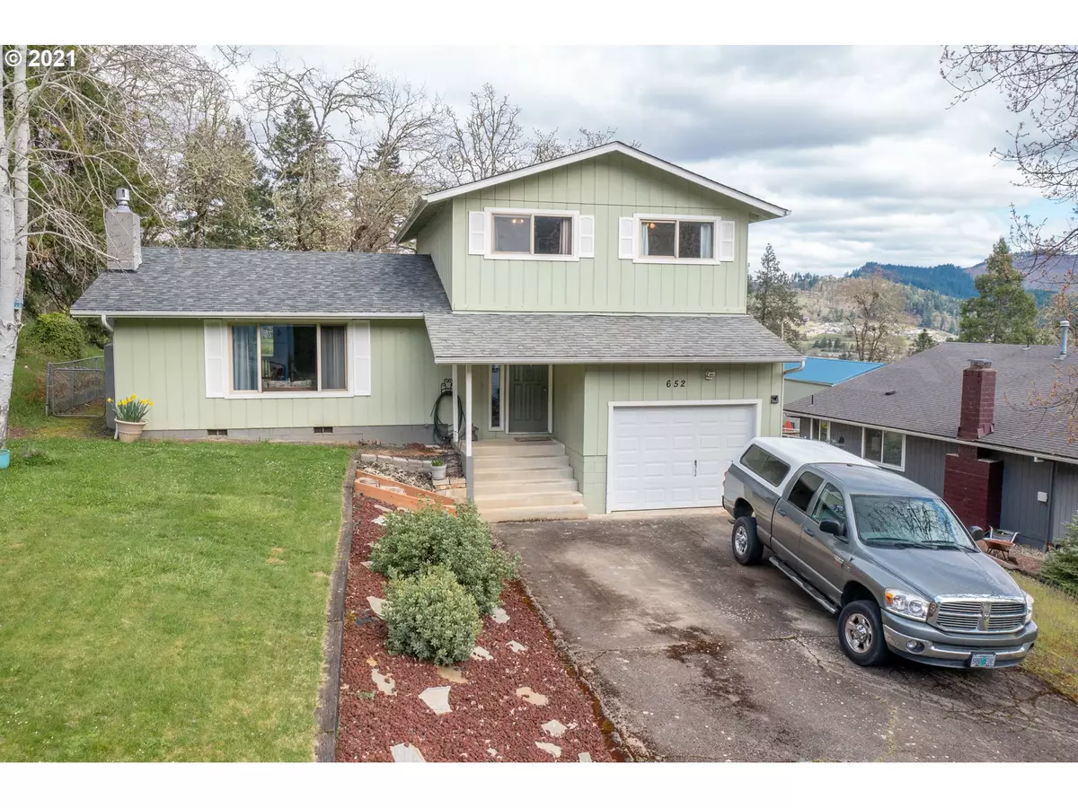 Sutherlin, OR 97479,652 TANGLEWOOD ST