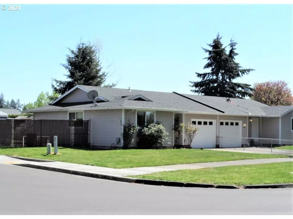 Mc Minnville, OR 97128,240 NE DUNN PL