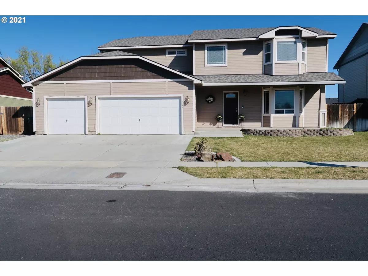 Hermiston, OR 97838,1357 NE MADRONA DR