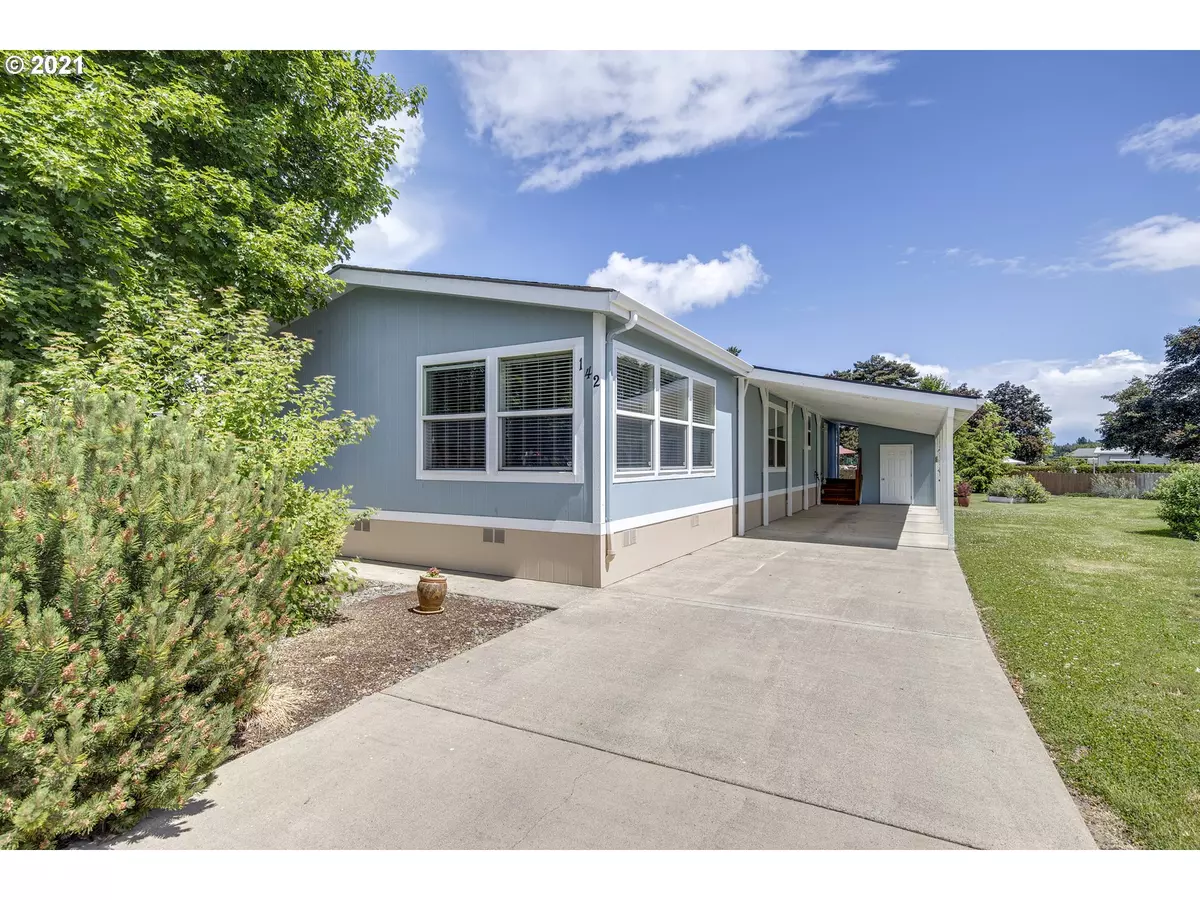 Mc Minnville, OR 97128,4155 NE Three Mile Lane LN #142