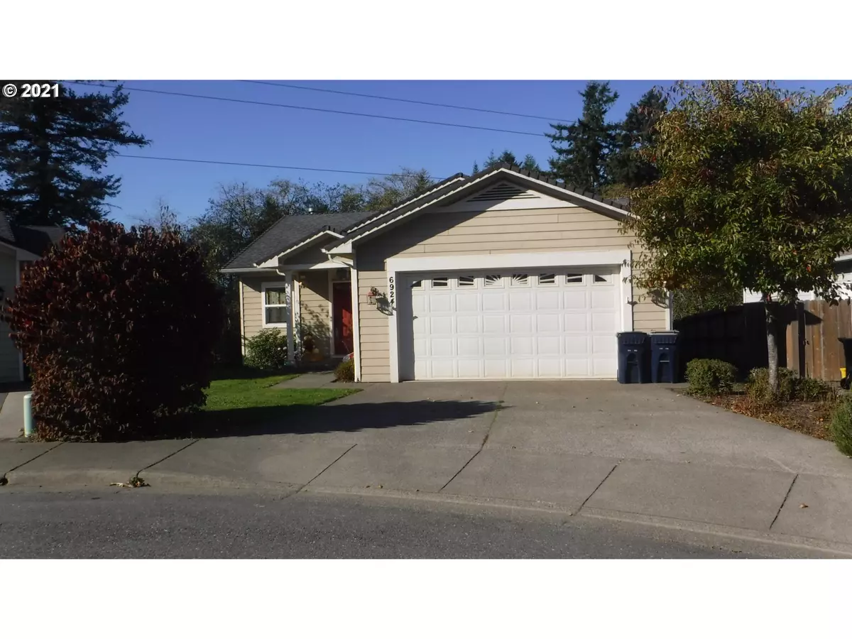 Brookings, OR 97415,6924 OAKWOOD CT