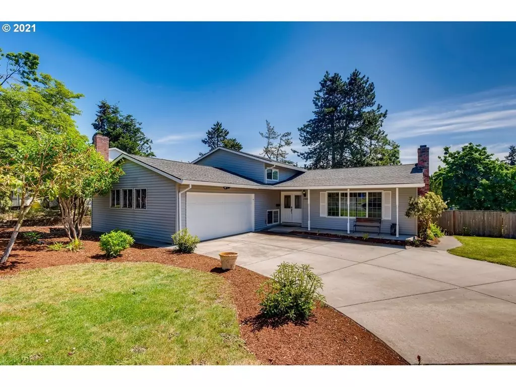 Gladstone, OR 97027,17440 CROWNVIEW DR