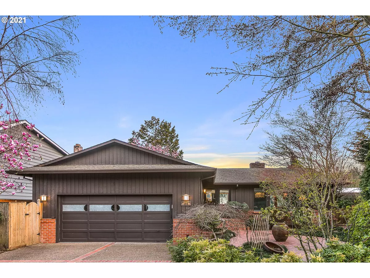 Lake Oswego, OR 97034,486 LAKE BAY CT