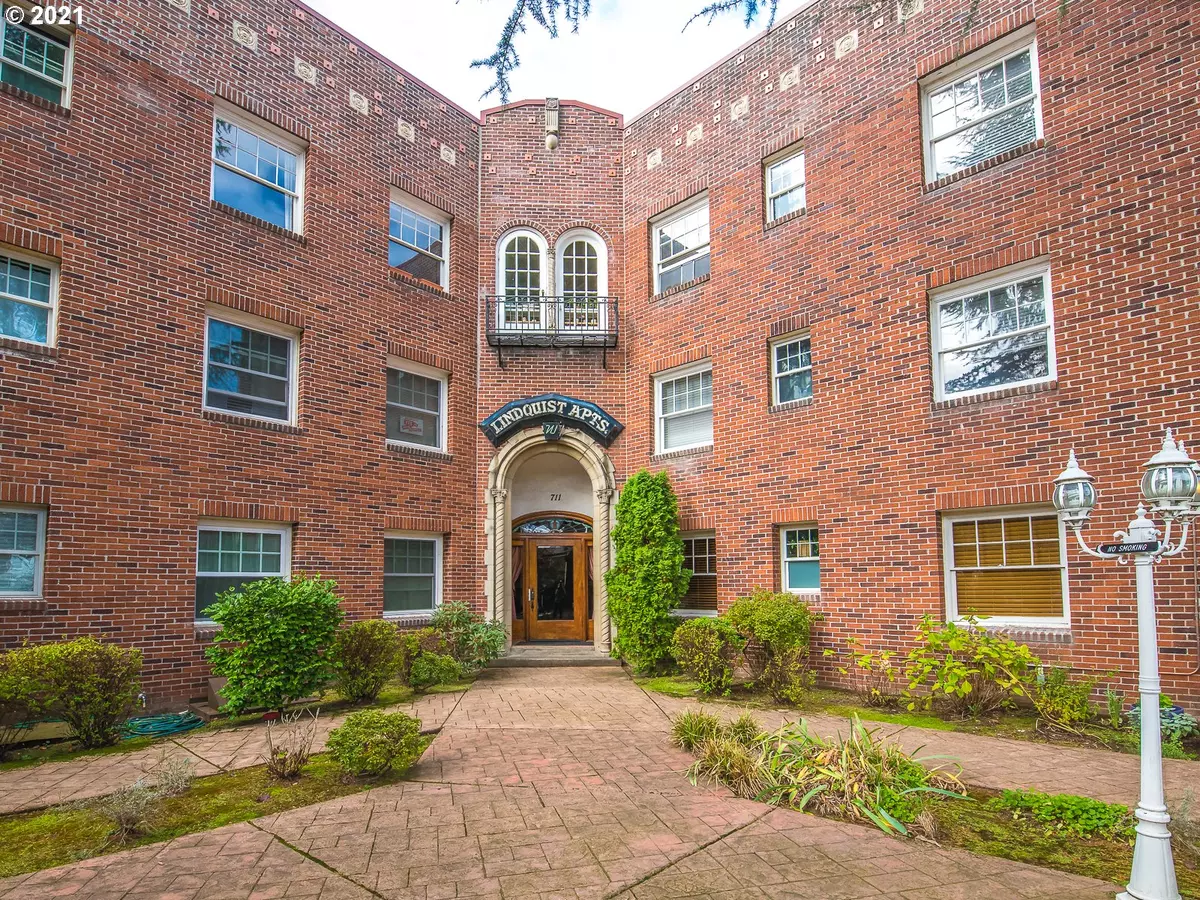 Portland, OR 97232,711 NE RANDALL AVE #307