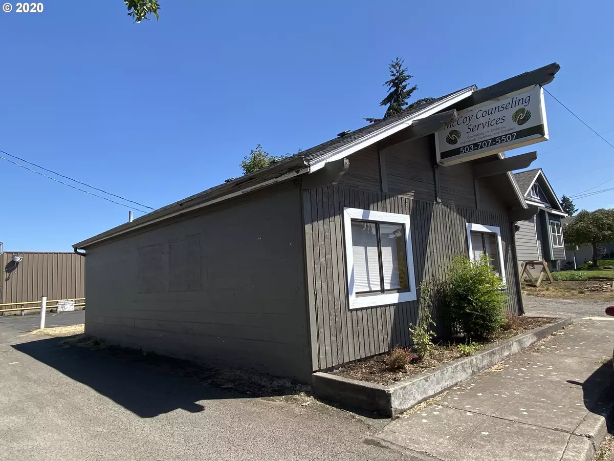 Molalla, OR 97038,107 E 2ND ST