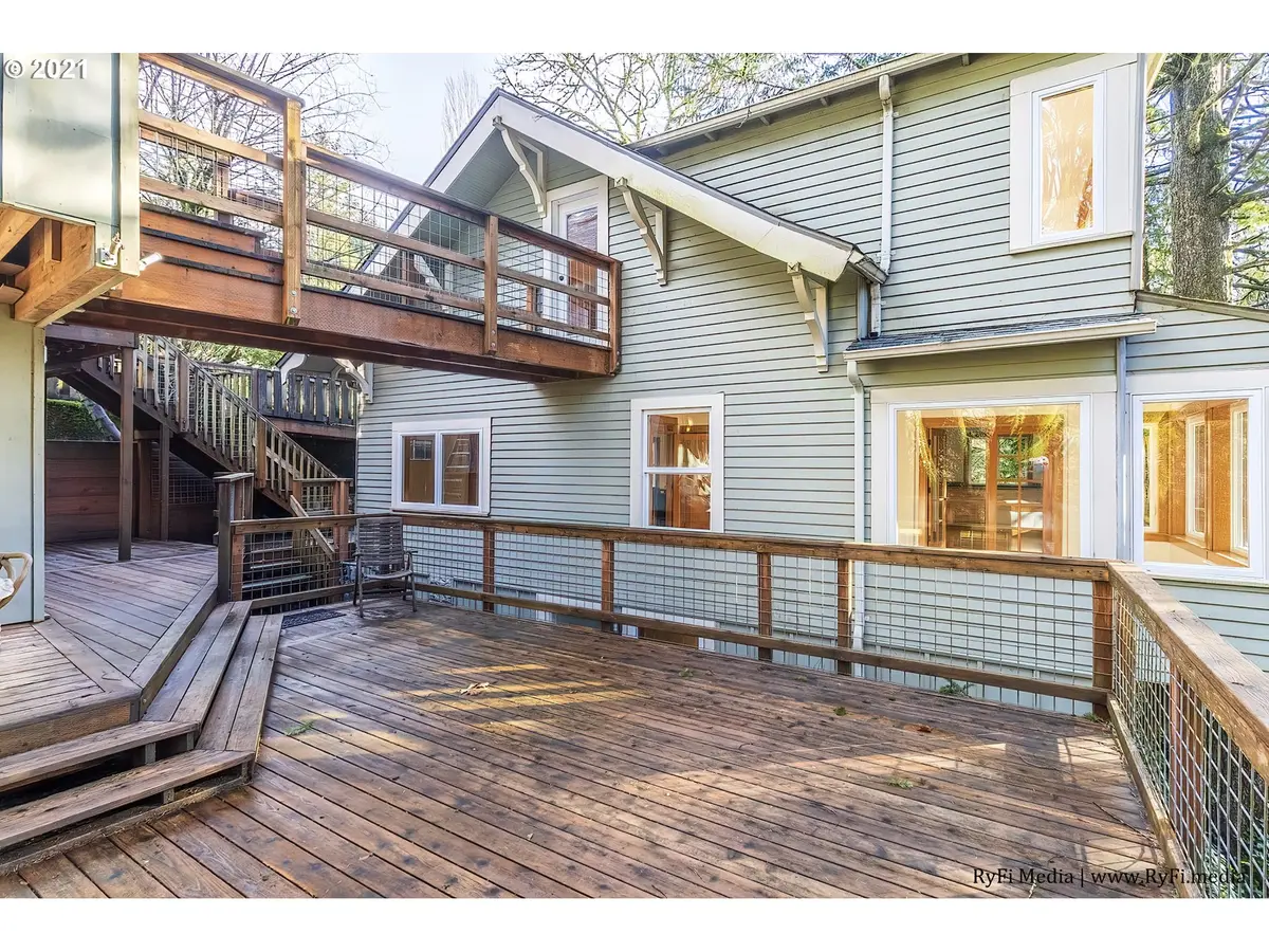 3001 SW DOSCH RD, Portland, OR 97239