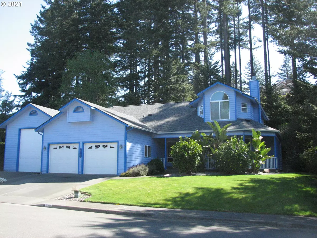 Brookings, OR 97415,940 HELEN LN