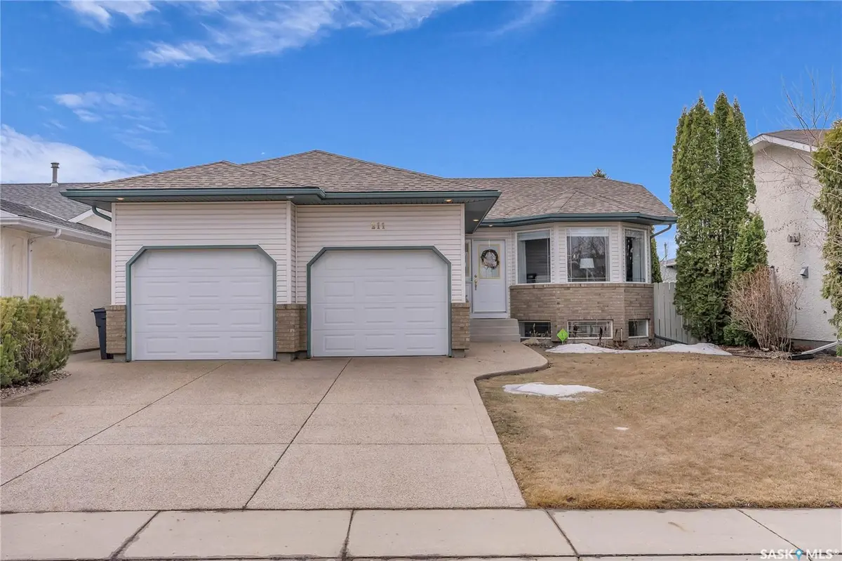 211 Lewis CRESCENT, Saskatoon, SK S7L 7H5