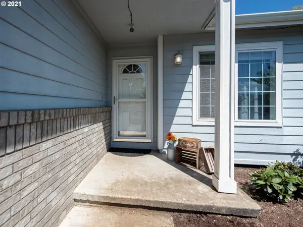 Eugene, OR 97402,6011 PINE RIDGE PL