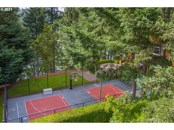 Lake Oswego, OR 97034,1003 TERRACE DR