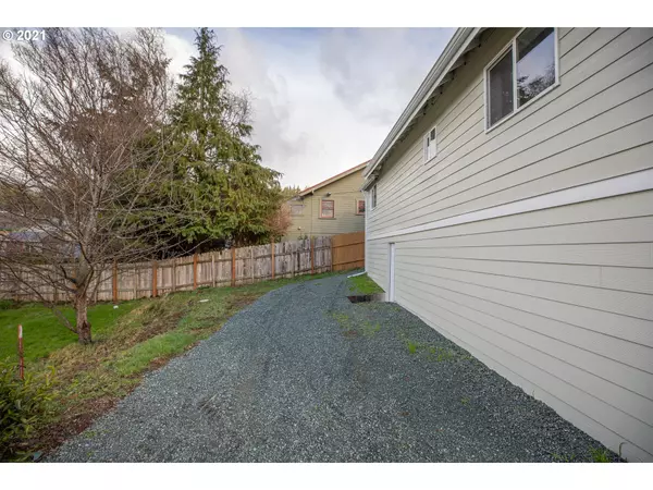 Coquille, OR 97423,540 E 11TH ST