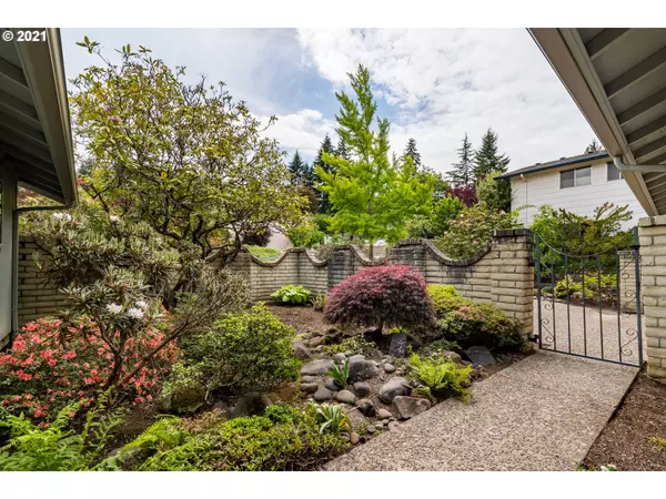 Eugene, OR 97405,2735 MALIBU WAY