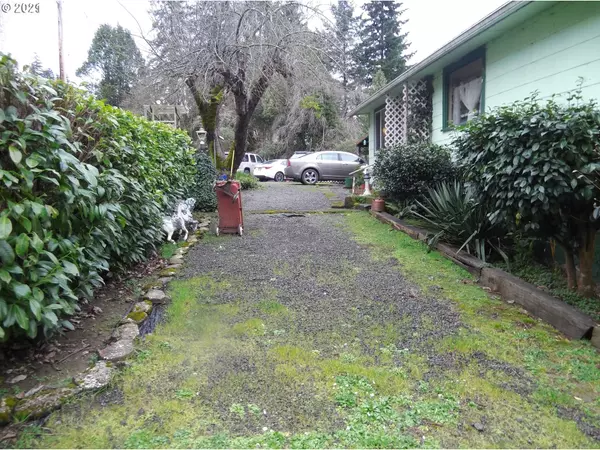 Coquille, OR 97423,355 S FOLSOM CT