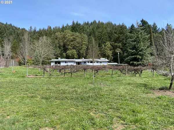 Days Creek, OR 97429,172 VIEW LN