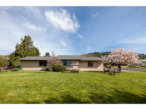 1495 NW ELTON DR, White Salmon, WA 98672