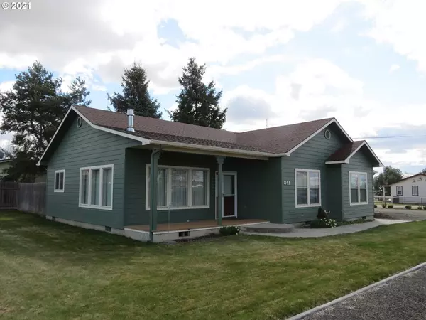 841 N 4TH ST, Athena, OR 97813