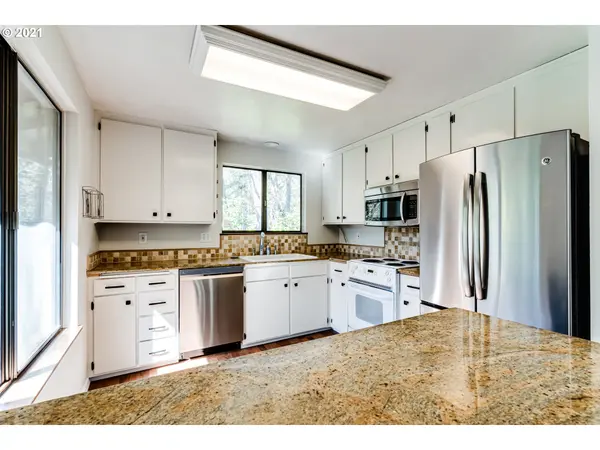 Eugene, OR 97405,3740 Shane DR