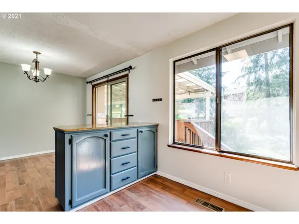 Eugene, OR 97405,3740 Shane DR