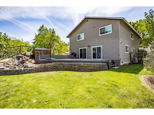 The Dalles, OR 97058,223 W 14TH