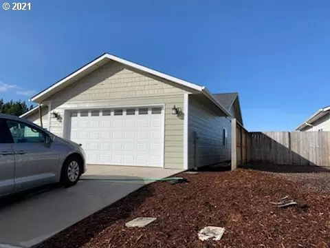 Florence, OR 97439,5225 Versant DR