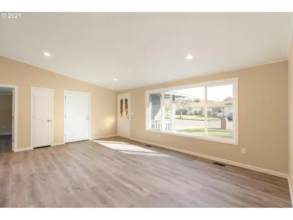 613 NW 25TH ST, Gresham, OR 97030