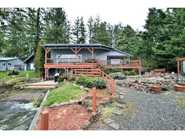 121 SILVER COVE RD, Silver Lake, WA 98645