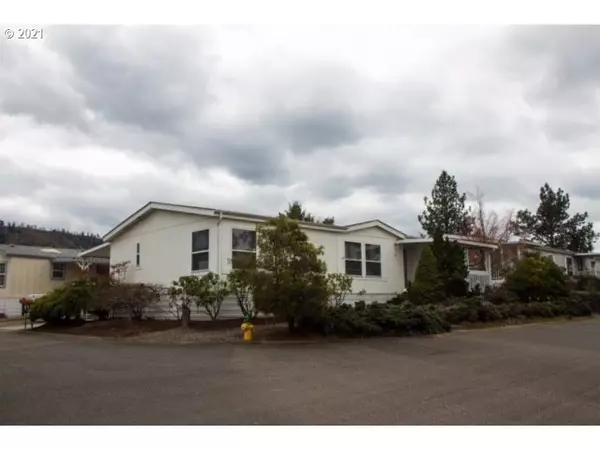 244 SE TWIN OAKS LOOP, Winston, OR 97496