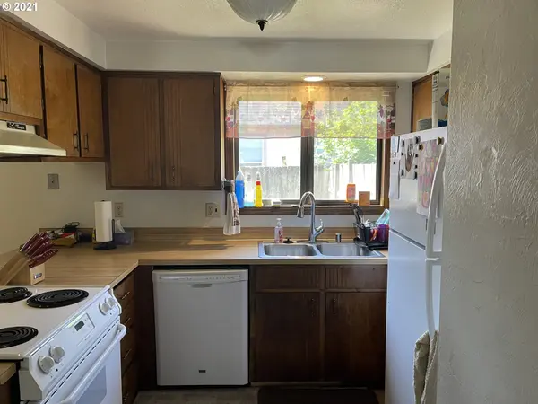 473 S 32ND ST, Springfield, OR 97478