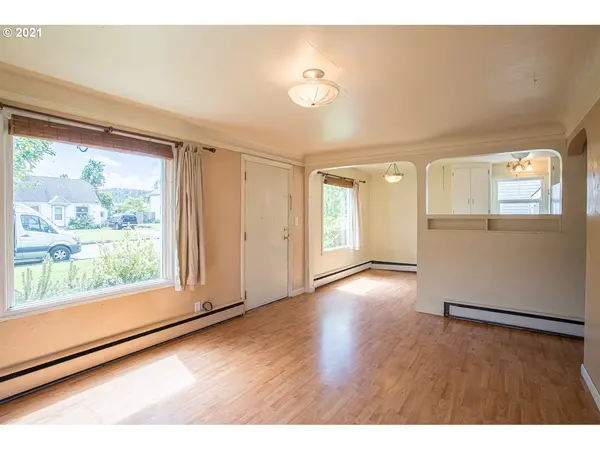 Eugene, OR 97405,177 E 24TH PL